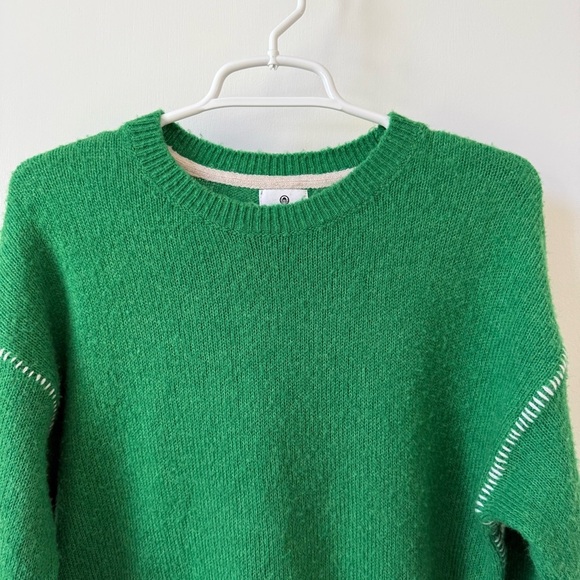 Revolve Sundry Oversized Sweater in Emerald & Eggshell - Picture 7 of 14